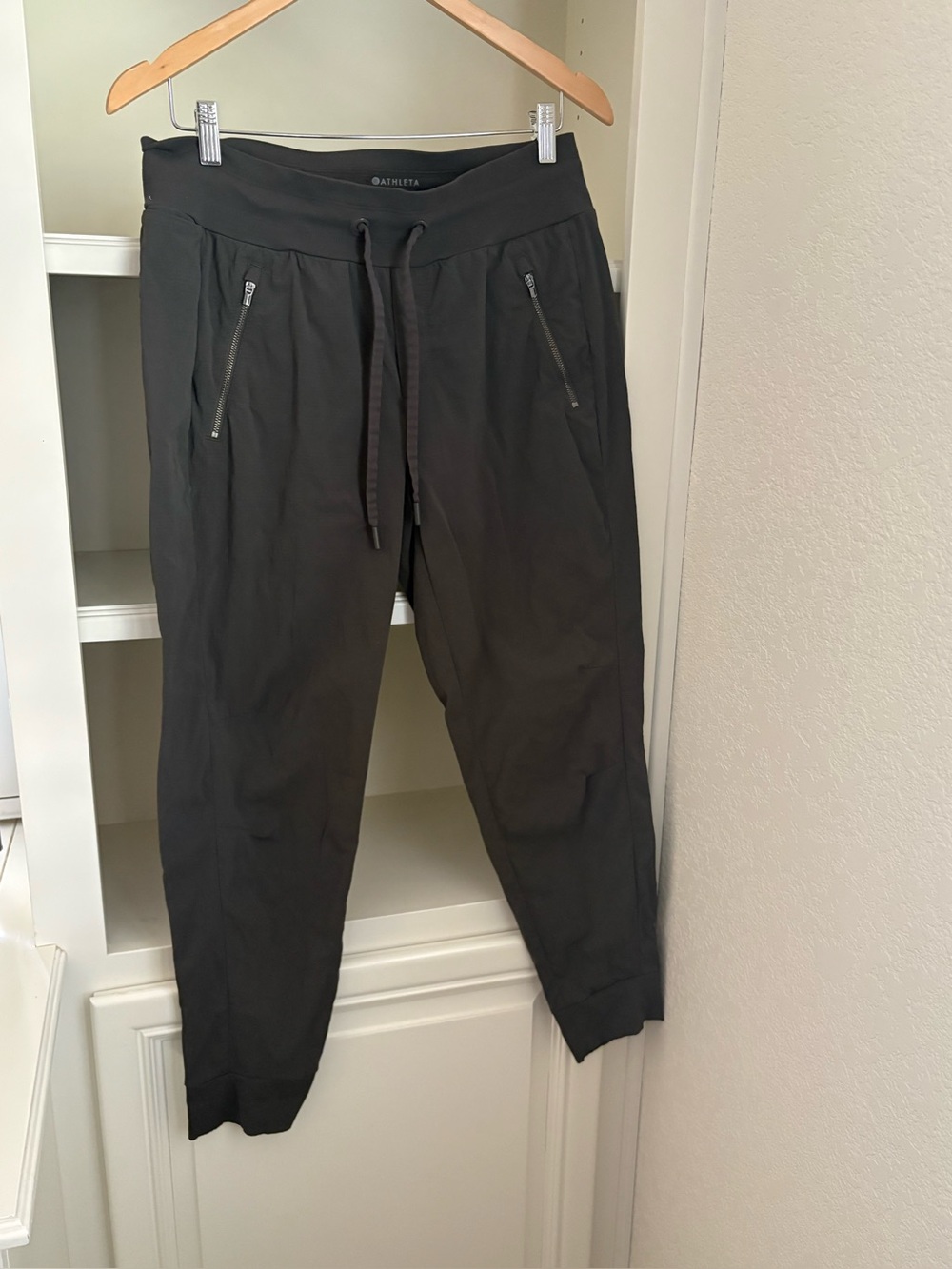 Athleta Trekkie Mid Rise Legacy Jogger gray size 8